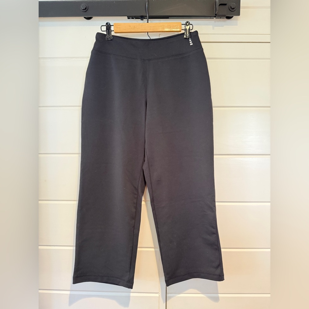 Lands' End Sport Black capri pants